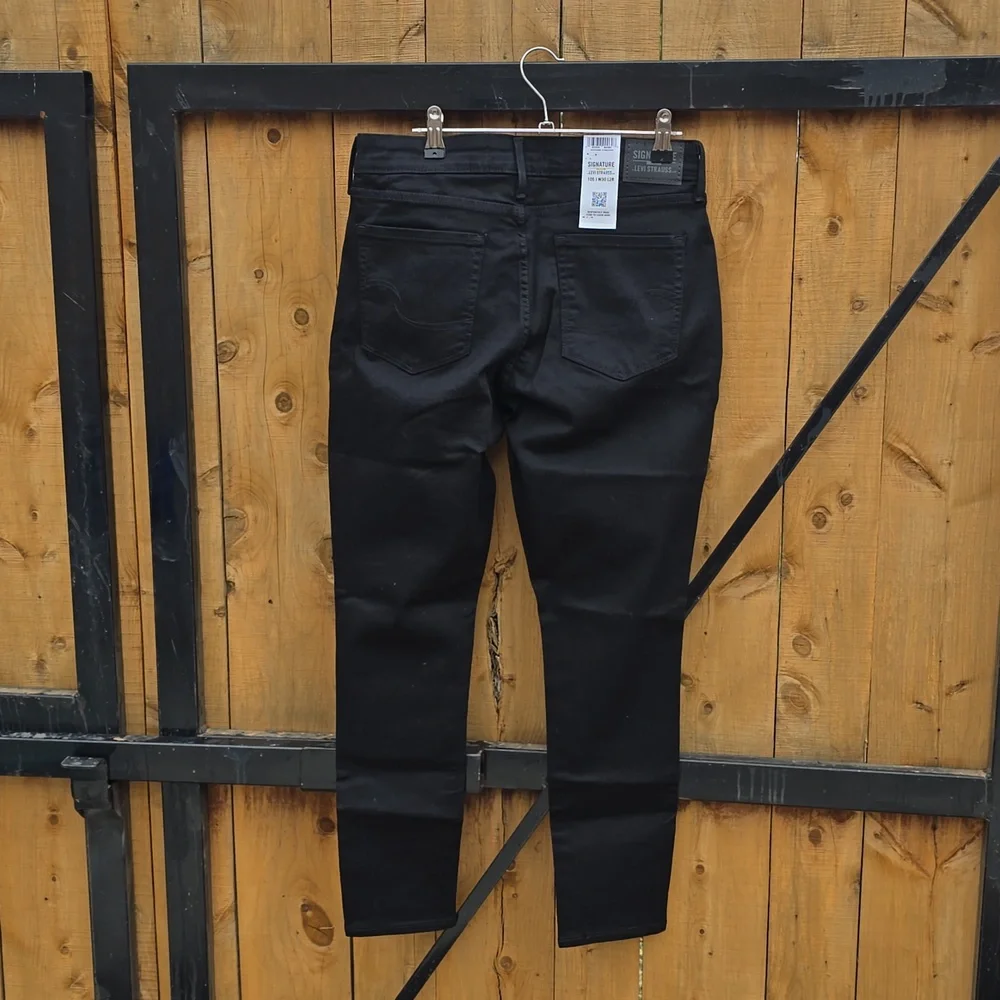 Signature Gold Levi Strauss Black Mid Rise Skinny Jeans 10S ** - Picture 7 of 7